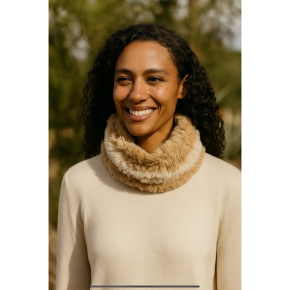 J MCLAUGHLIN AZALEA FAUX FUR NECK WARMER OS SAND OFF WHT STRIPE LUXURY ELEGANT - Picture 1 of 9